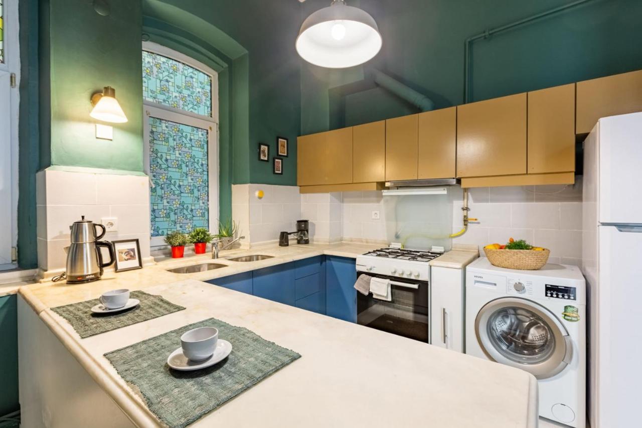 Historical Flat With A Lovely Sea View In Beyoglu Istambul Exterior foto