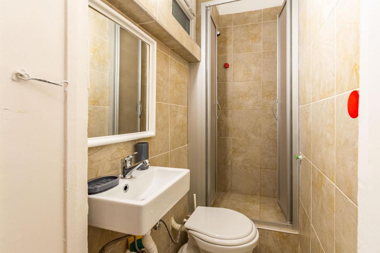 Historical Flat With A Lovely Sea View In Beyoglu Istambul Exterior foto